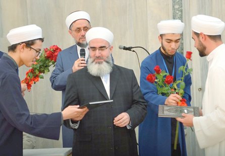 mahmud hocaefendi takdim (1)_397ecd995f152ba3a424fd91f7e8a16c.jpg